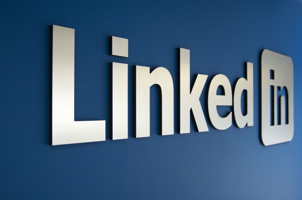 Discover the Best Day to Post on LinkedIn